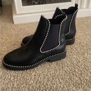 Women’s boots 11